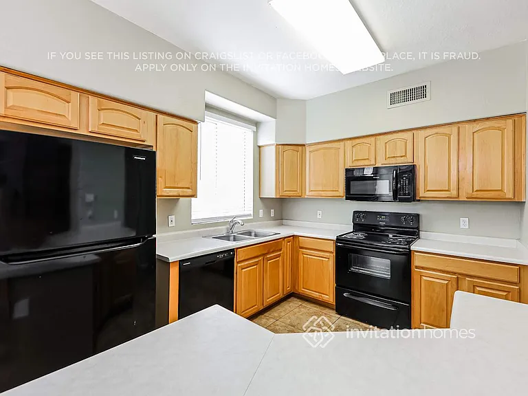 606 W McRae Dr — Photo 9