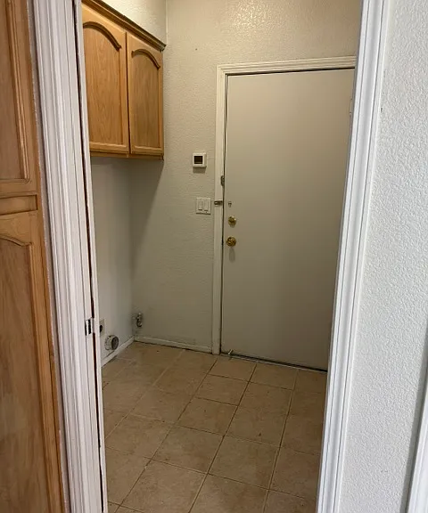 9568 Castlecave Way — Photo 8