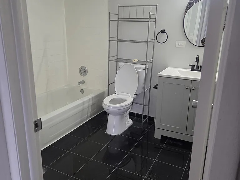4B E Dundee Quarter Dr #201 — Photo 8