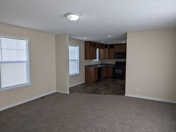 3rd image of 95 Hoover Ct #95
