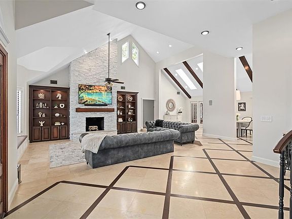 4th image of 2214 Earleaf Ct