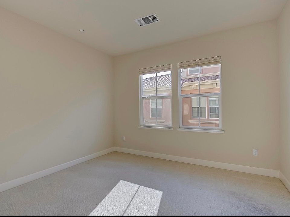 1st image of 581 Selby Ln