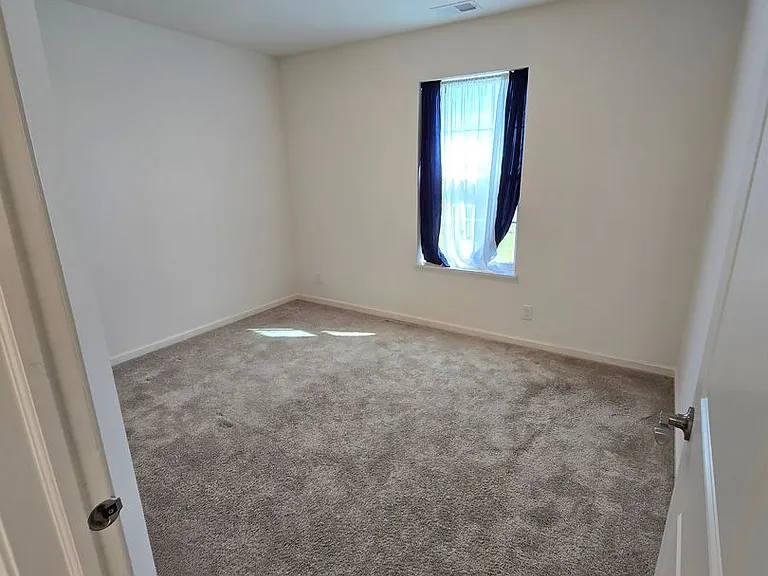 1123 Hawk Hollow Dr — Photo 5