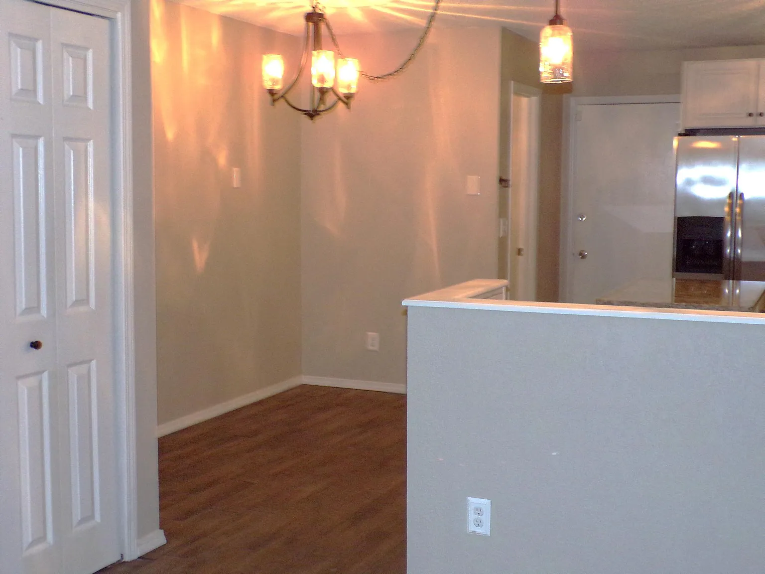 2 bed, 1.5 bath, 992 sqft, $1,700 — Photo 4