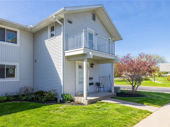 647 Eastbrooke Ln, Rochester, NY 14618
