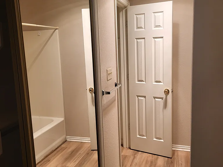 333 Fairhavens Dr — Photo 1