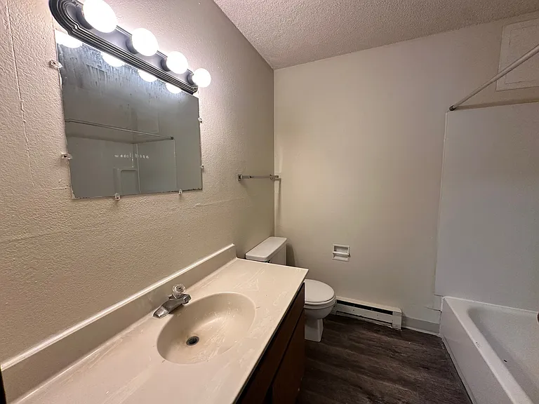 24th St. Apartments — Photo 29