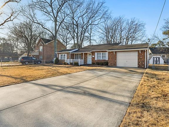 3rd image of 2835 Chesapeake Blvd