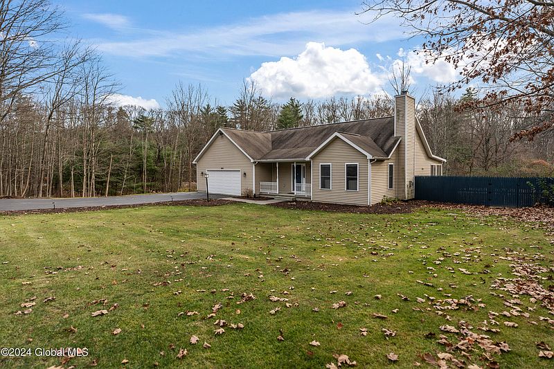 2nd image of 640 Kinns Road
