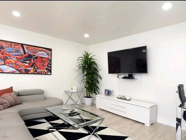 5781 Corbett St #5781 — Photo 9