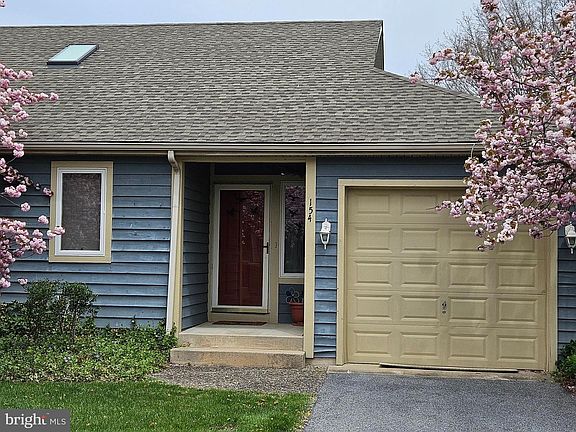 3rd image of 154 Lakeside Dr