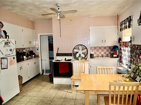 2nd image of 17 Tyndall Ave