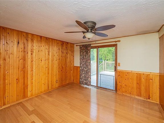 5th image of 9369 Woodlawn Dr