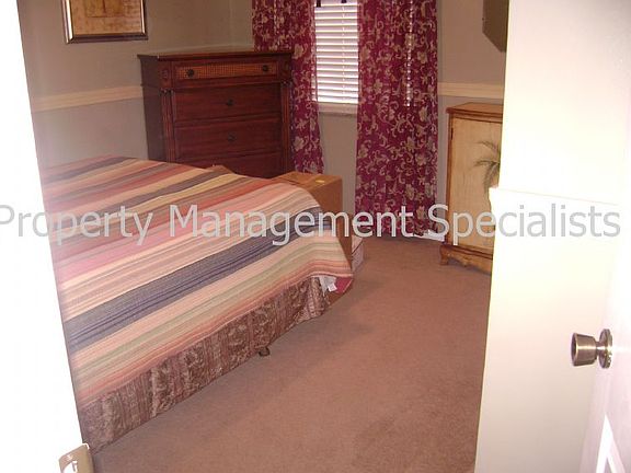 2nd image of 425 Carrigan Ave
