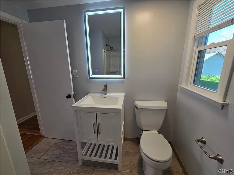 202 Stafford Ave — Photo 8