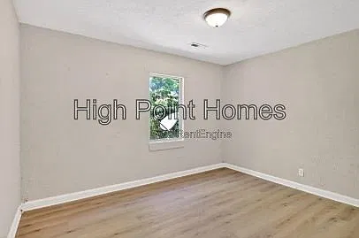 2 bed, 1.0 bath, $900 — Photo 3