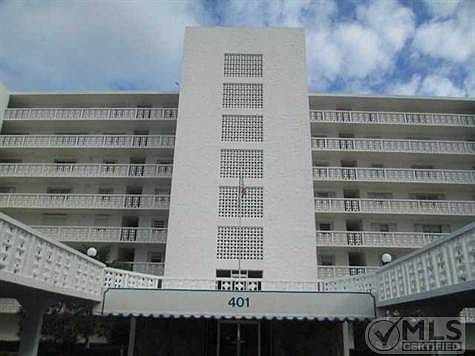 2nd image of 401 Lake Shore Dr APT 703