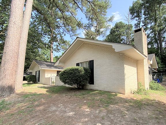 3rd image of 1418 Shelton Dr