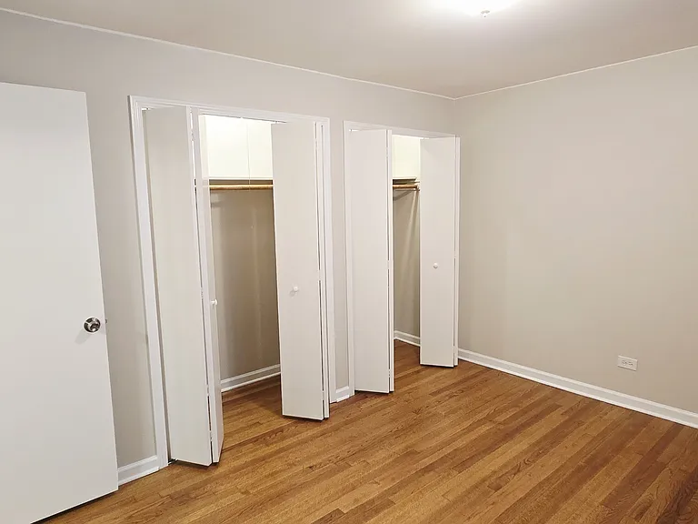 5835 W 63rd St — Photo 36