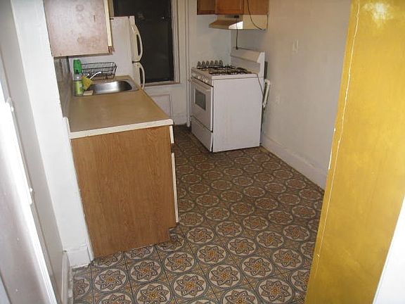 2nd image of 3076 35th St APT 1C