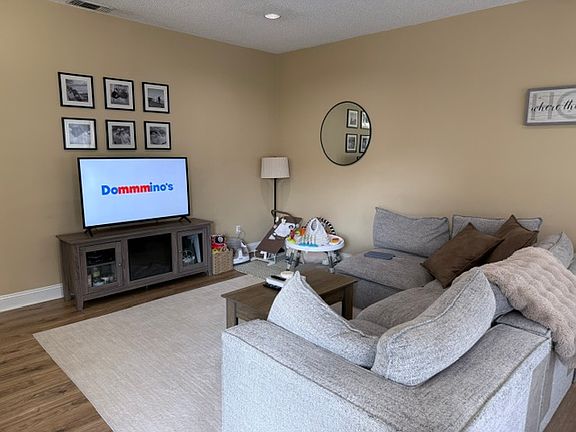 5th image of 421 Brittany Dr #421