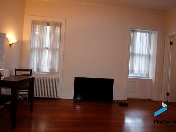 4th image of 57 W 58th St #9EB