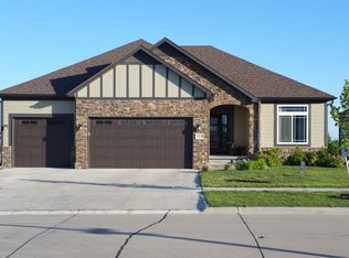 7256 Rutha Ln, Lincoln, NE 68516