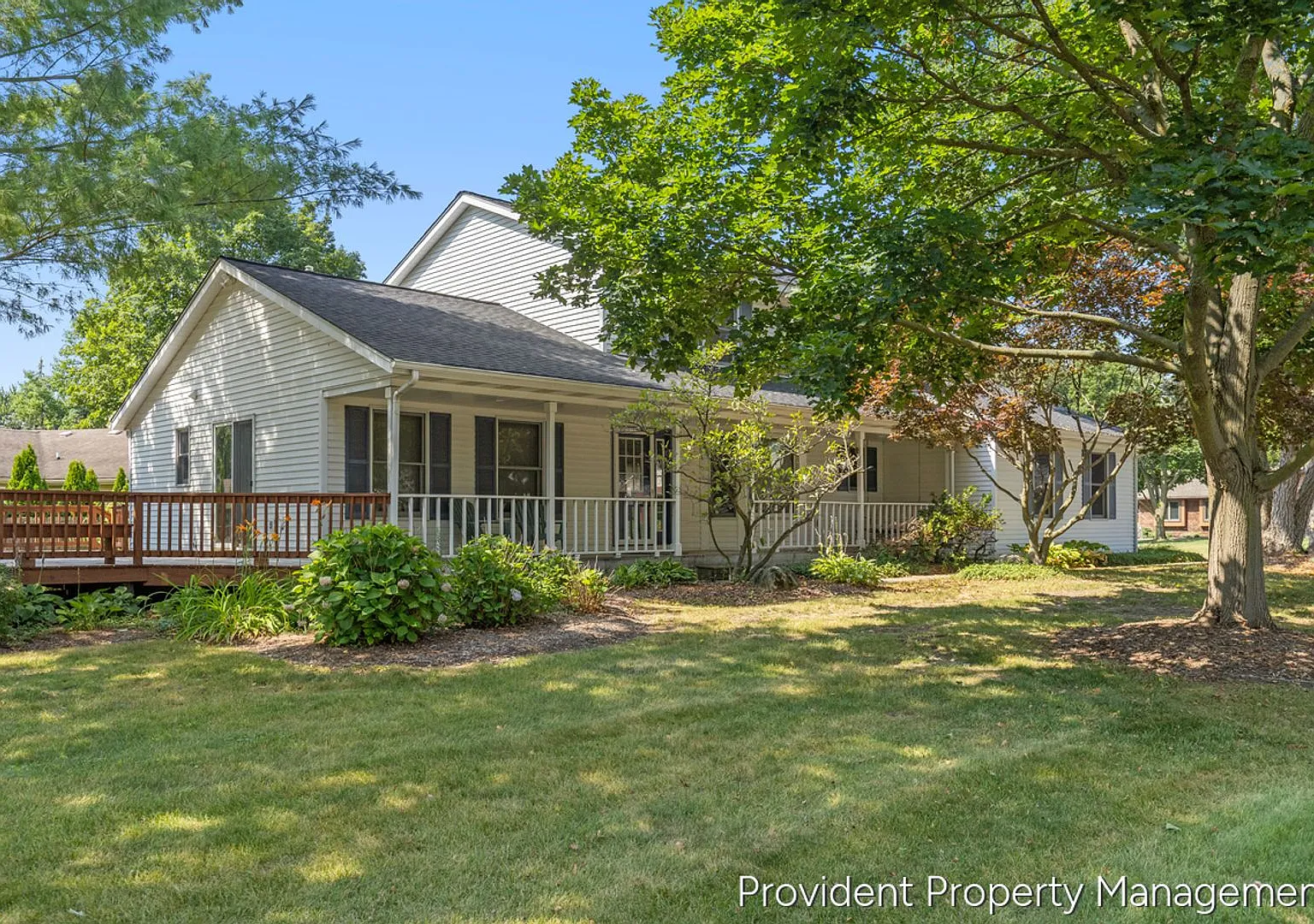 Spacious 4 Bedroom / 2.5 Bath Home with Byron Center Schools — Photo 3