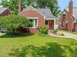 20623 Country Club Dr, Harper Woods, MI 48225
