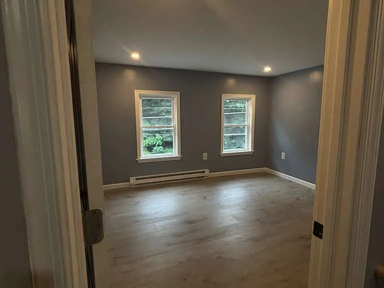 137 W Water St — Photo 19