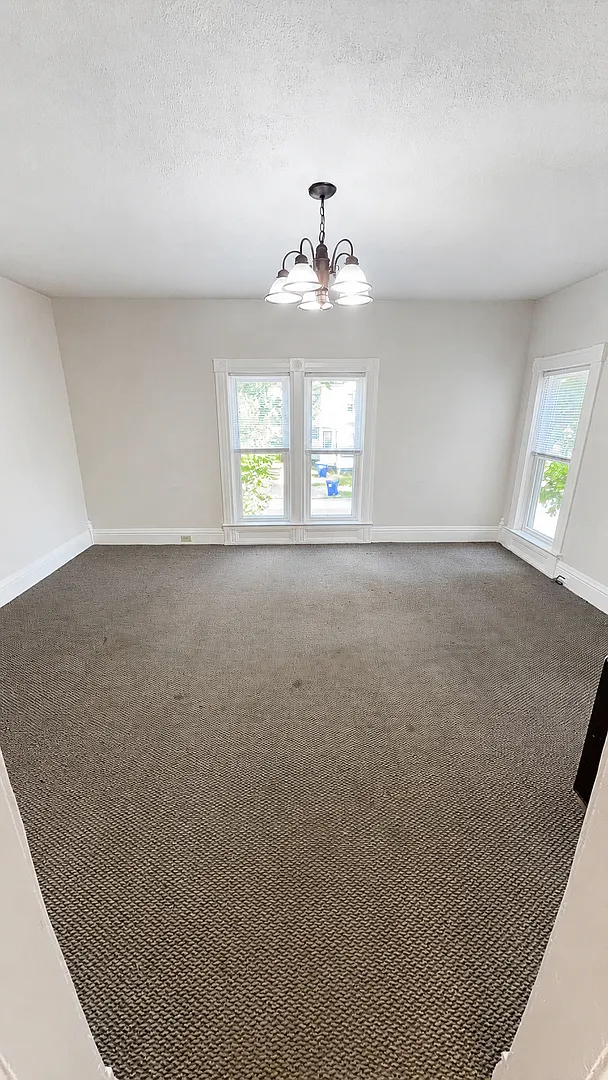 622 S 3rd Ave — Photo 3