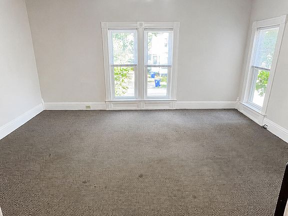 3rd image of 622 S 3rd Ave