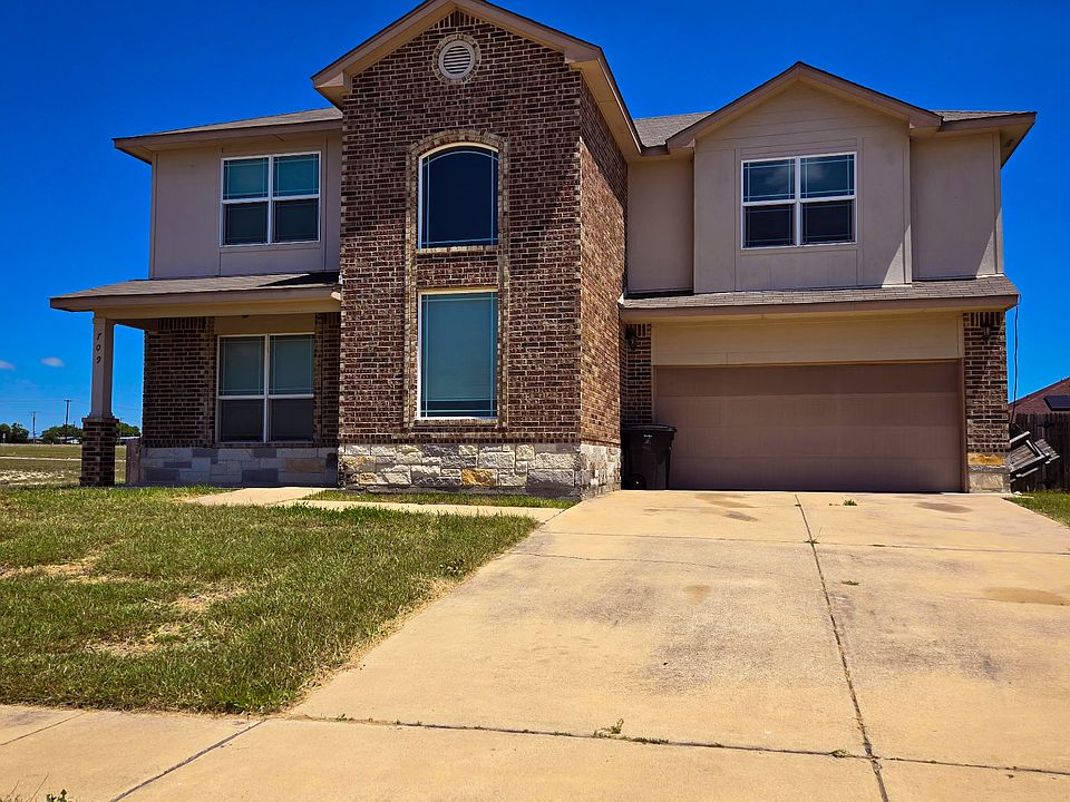 1st image of 709 W Vega Ln