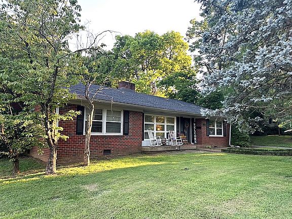 2nd image of 443 W Cedar St
