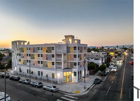 4th image of 4325 S Main St #30