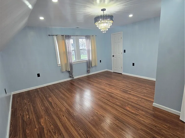 517 Goodyear Ave — Photo 4