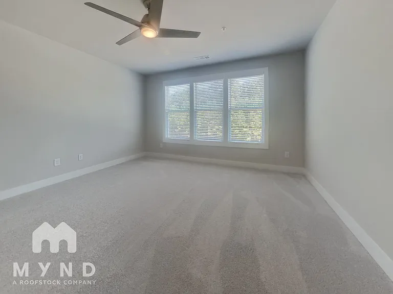 1273 Windmill Pkwy — Photo 13