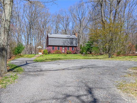 4th image of 10 Laurel Ln