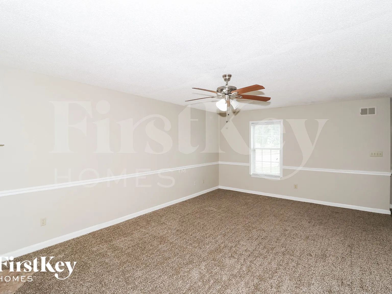 3 bed, 2.5 bath, 1844 sqft, $2,310 — Photo 4
