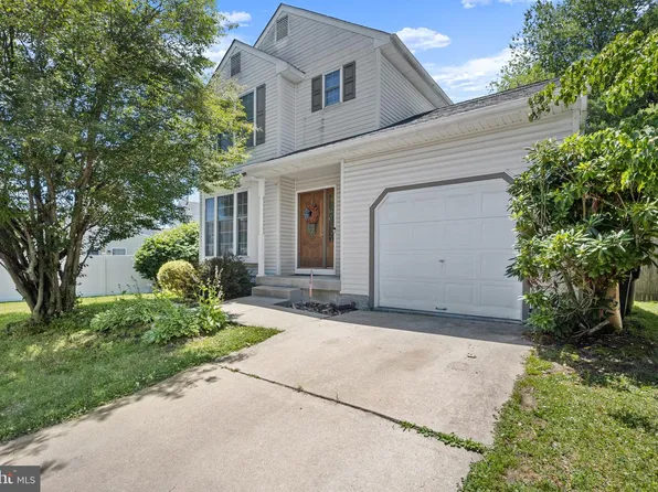 64 Oakton Dr, Atco, NJ 08004