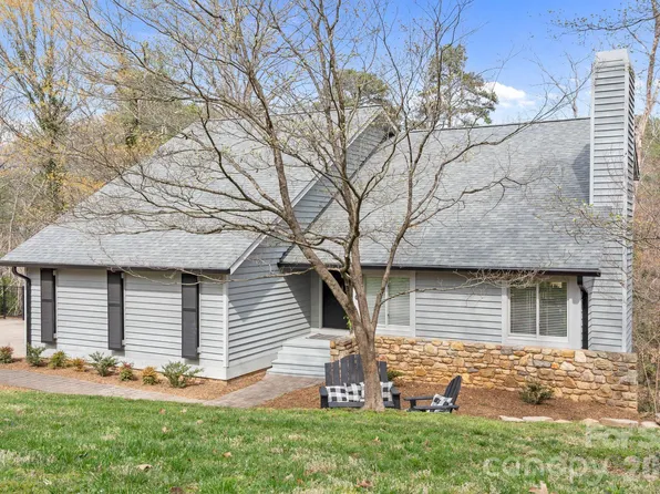 350 21st Avenue Dr NW, Hickory, NC 28601