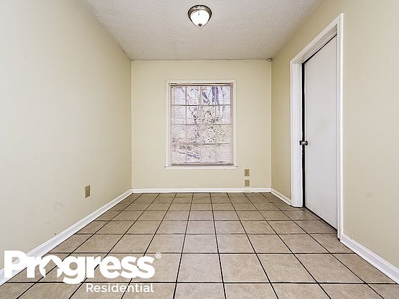 5th image of 602 S Jeff Davis Dr