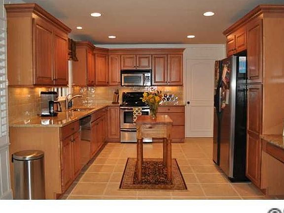 2nd image of 5042 Beckford Dr