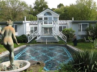 1 1/2 River Rd, Philadelphia, PA 19128