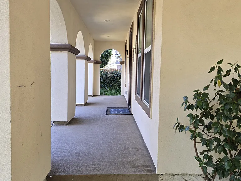 626 W La Canada Ave — Photo 6