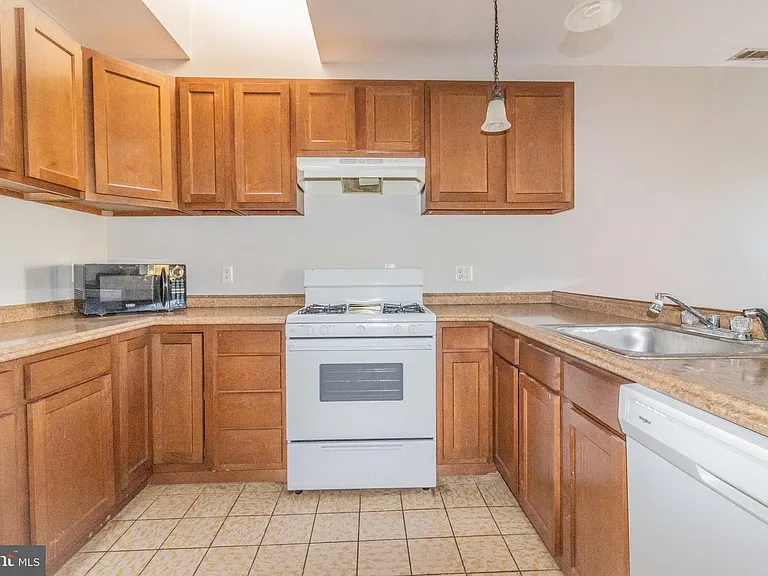 2124 Bolton St #3 — Photo 21