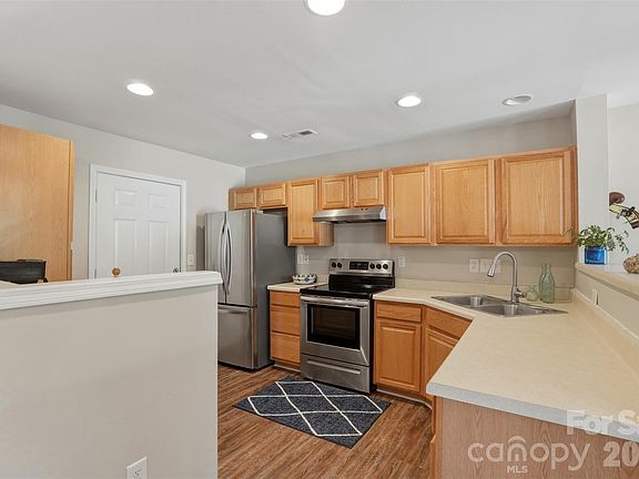 5th image of 2262 Hanover Ct