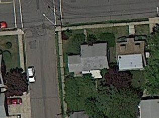 56 Howard St, Hopelawn, NJ 08861