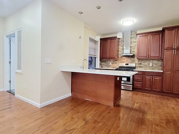 2nd image of 2694 Kennedy Blvd #42