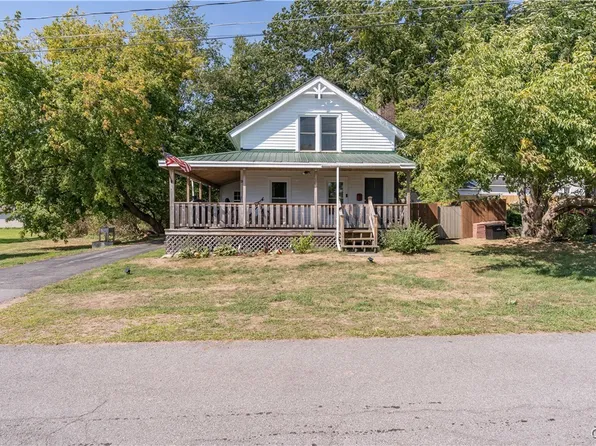 9 Redfield St, Constantia, NY 13044